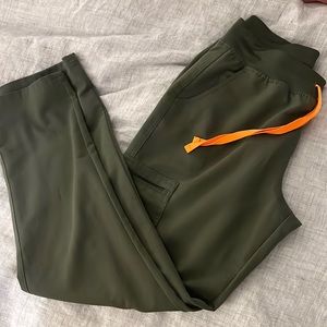 High waisted Figs Yola scrub pants